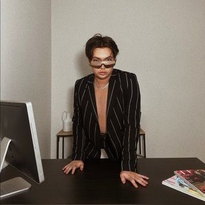 Meet your Posher, Riley